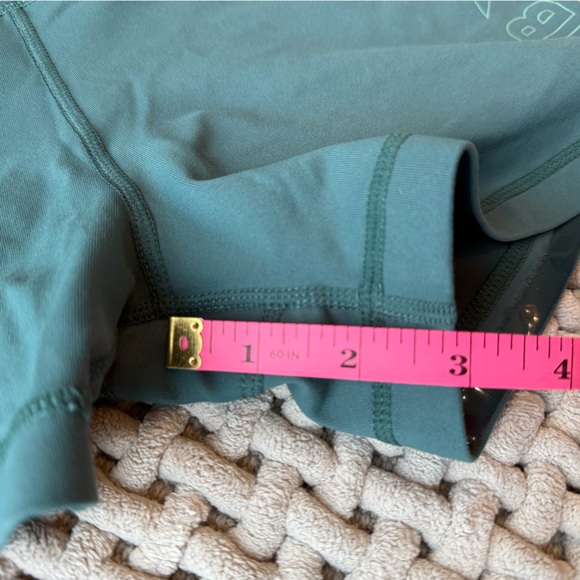 IAB | NWT Women’s 3-Inch No-Ride Mallard Green Arrows Shorts | Large - Picture 14 of 14